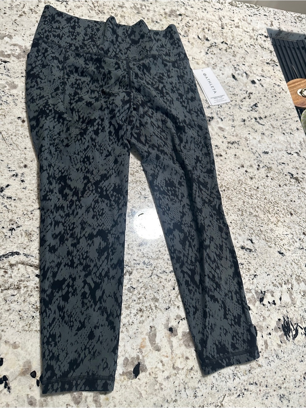 Athleta women’s Black & Dark Gray Patterned leggings